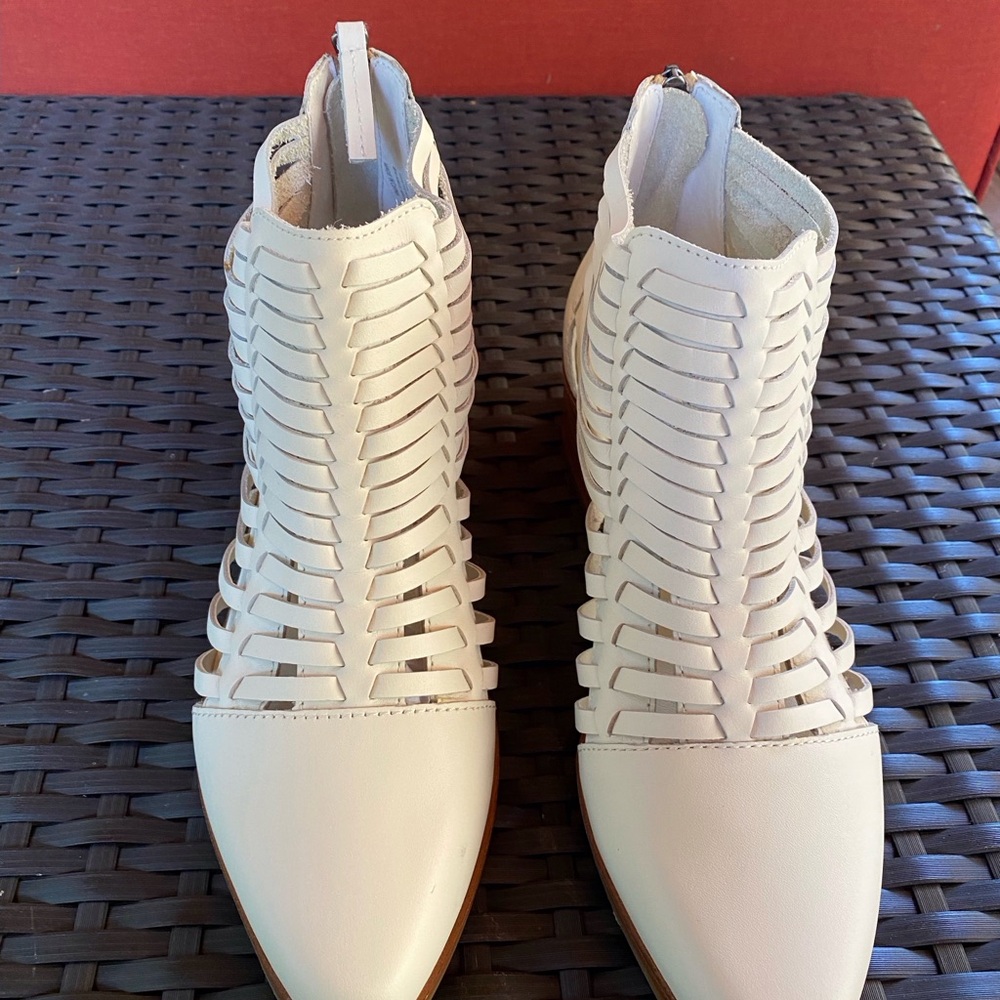 Treasure & Bond White Leather Boots SIZE 7.5